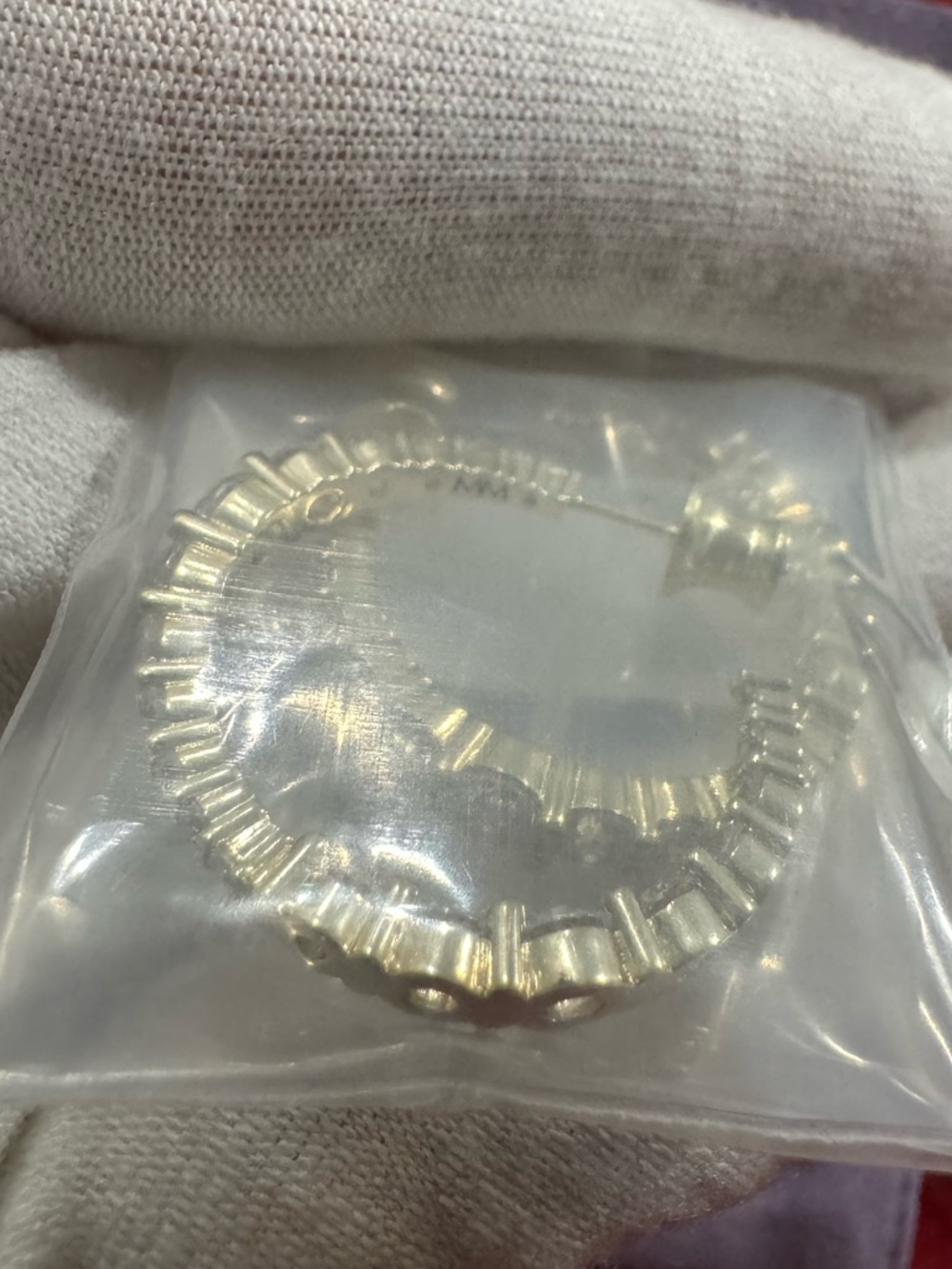 Gold Graduated Diamondette Hoop Earrings 1” - Picture 5 of 15